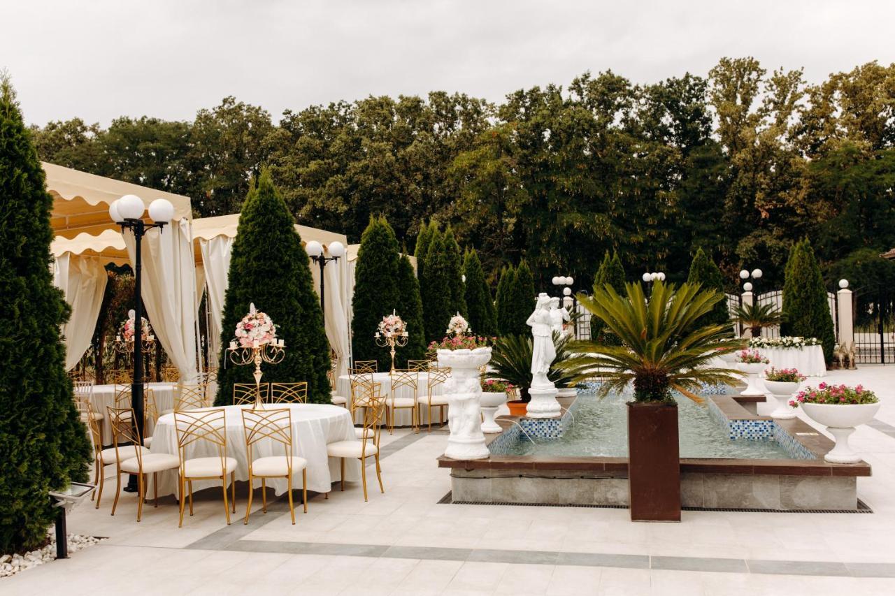 Laura Holiday Hotel Brăila Buitenkant foto