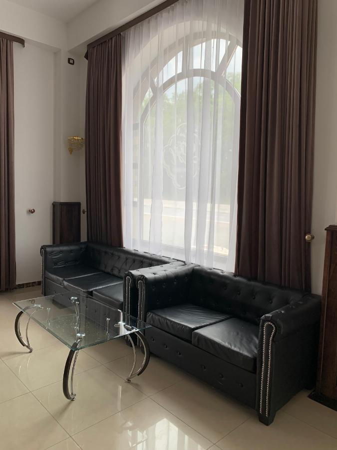 Laura Holiday Hotel Brăila Buitenkant foto
