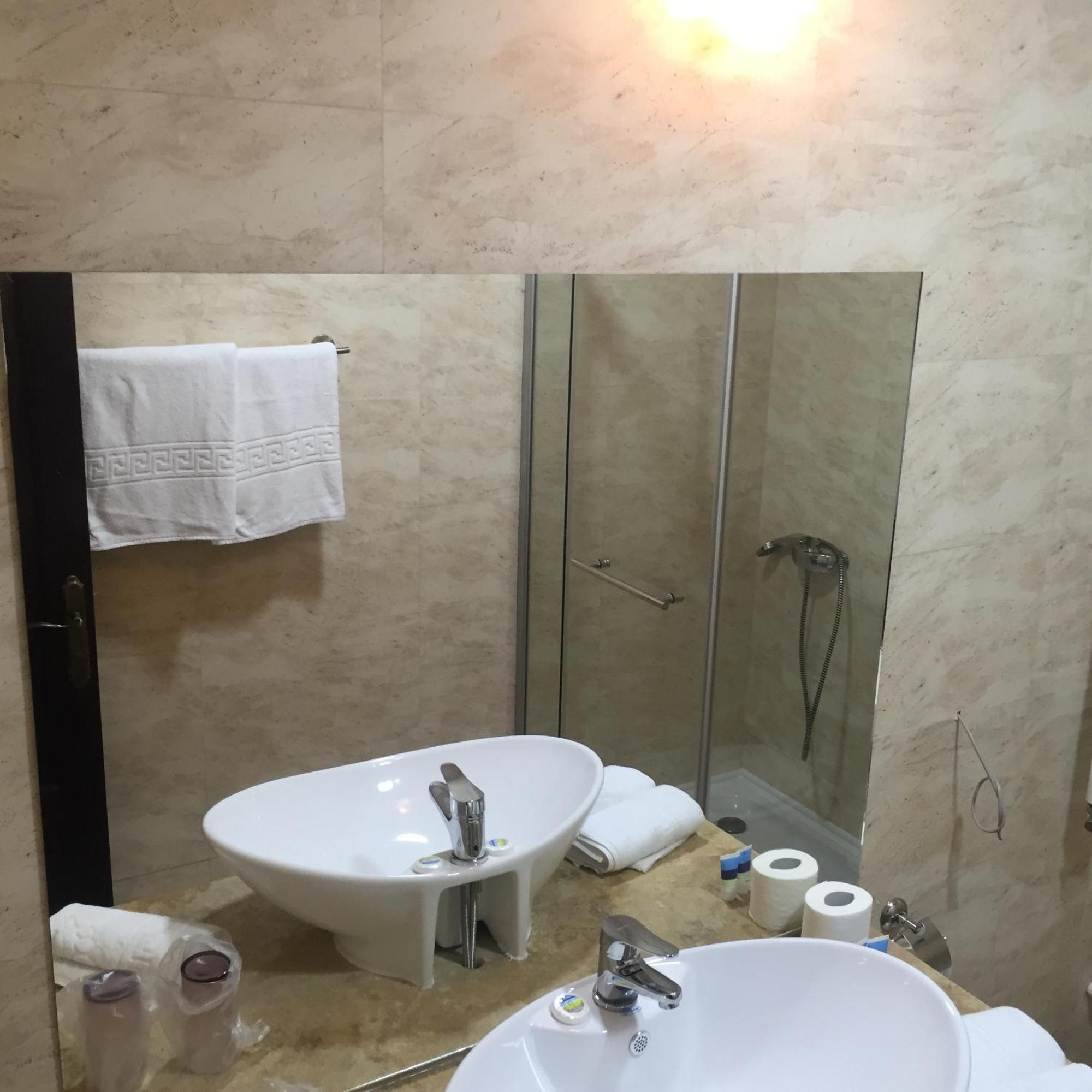 Laura Holiday Hotel Brăila Kamer foto